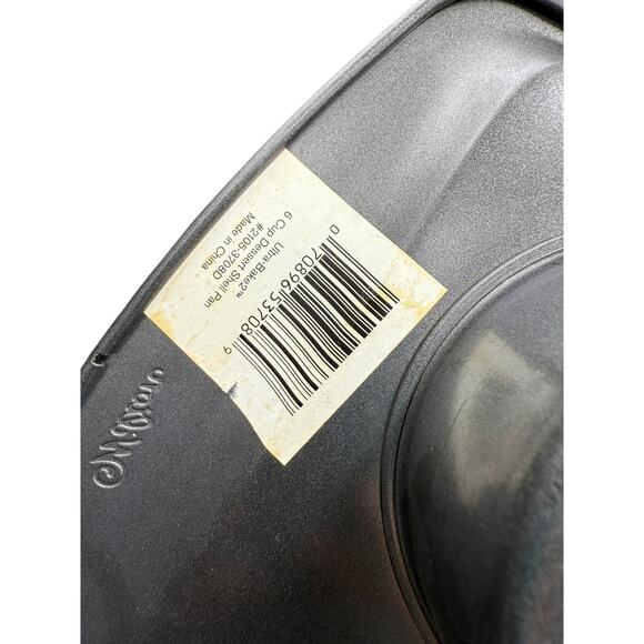 🍮 Wilton 6-Cup Mini Dress Shell Cake Pan Nonstick Bakeware - Picture 2 of 4